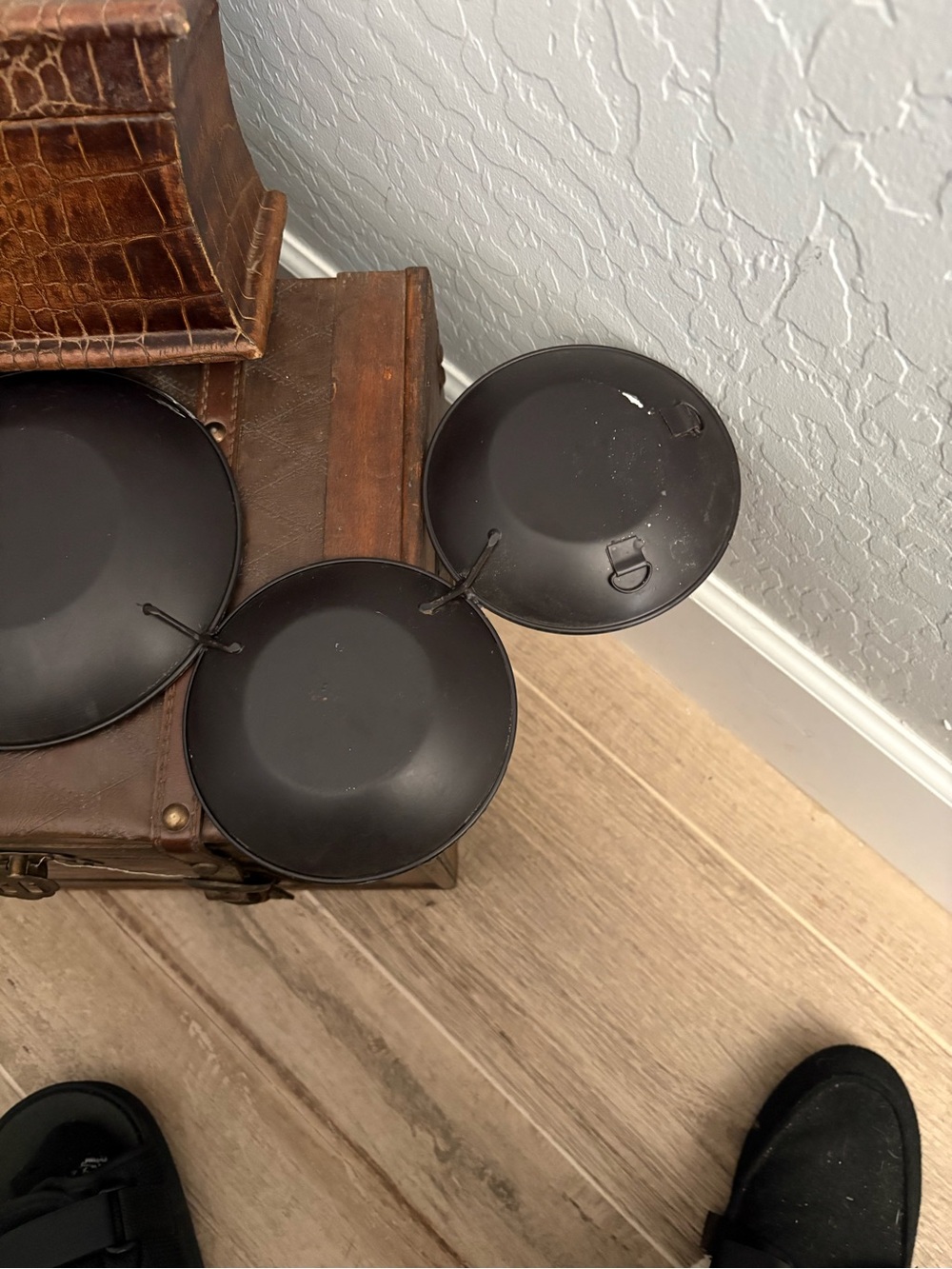 Source Unknown Iridescent Green Teal Sea Glass Wall Bowls - Set of 5 - Picture 5 of 5